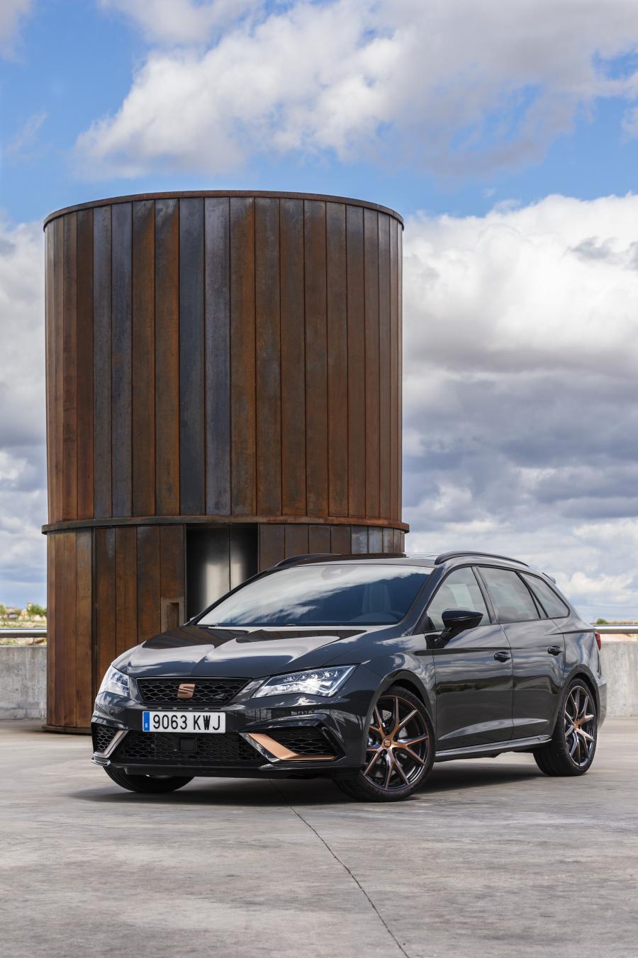  Seat Leon Cupra R ST (5F) 2018 года  (WW) (фото 13 из 40)